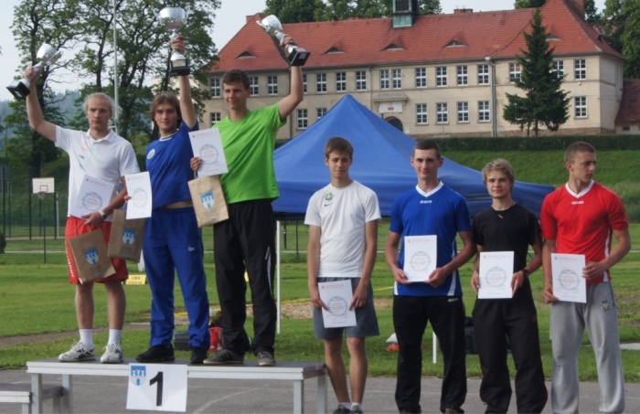 Podium III rundy Pucharu Polski juniorów  - Ścinawka Średnia 9.06.2013